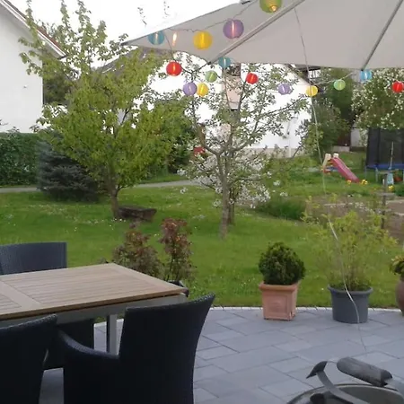 Feriehus Schoenes Familienhaus Mit Herz Im Gruenen